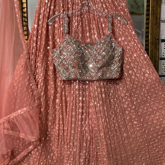 Stylish lenghas in size 38 - Picture 9 of 10